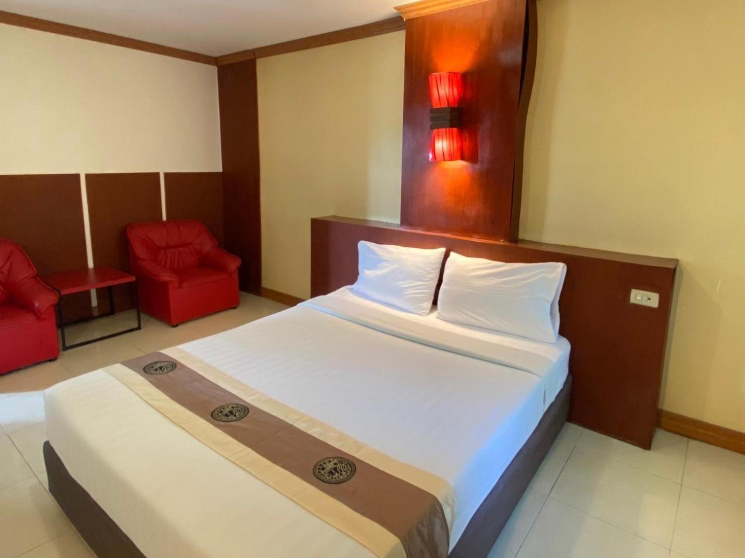 โรงแรมสยามบูทีค บุรีรัมย์ Exterior photo